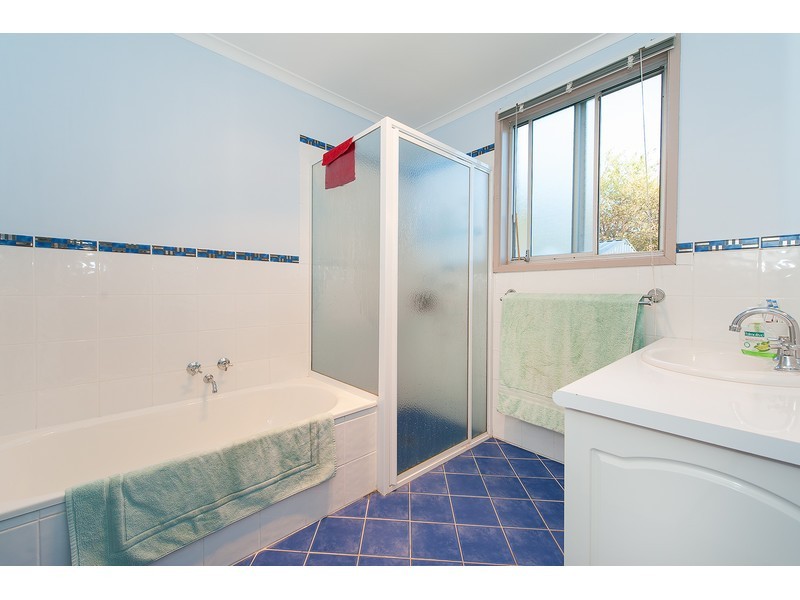 42 Feathertop Circuit, Thurgoona NSW 2640