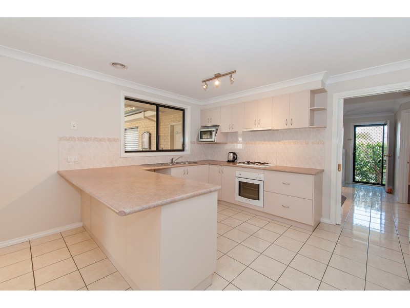 92 Dryandra Way, Thurgoona NSW 2640