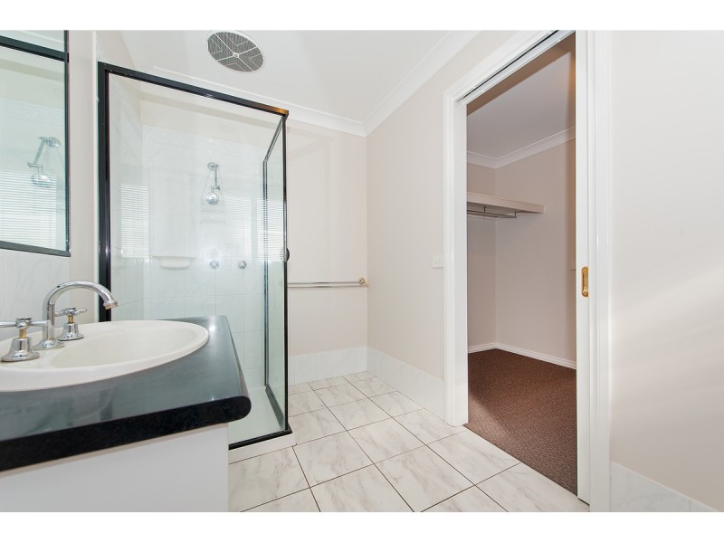 92 Dryandra Way, Thurgoona NSW 2640