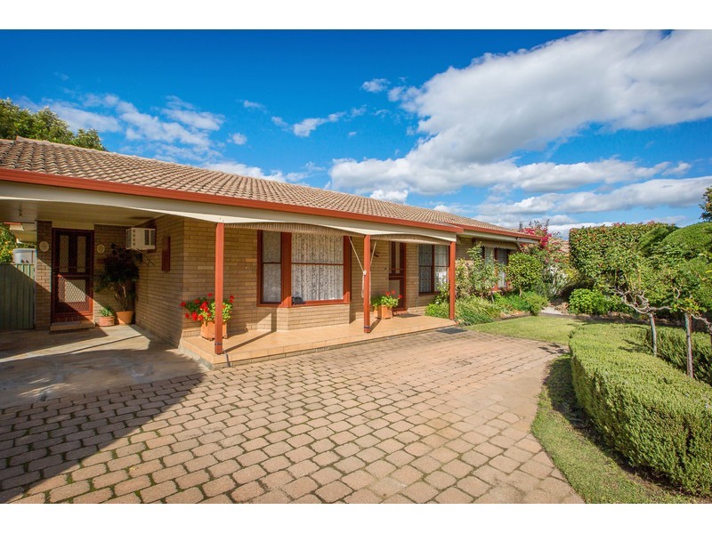 358 Parkland Crescent, Lavington NSW 2641