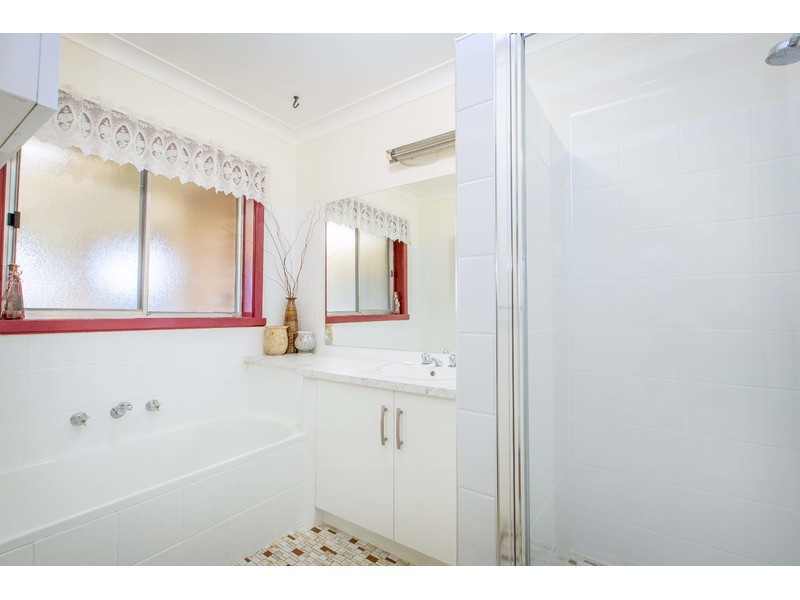 358 Parkland Crescent, Lavington NSW 2641