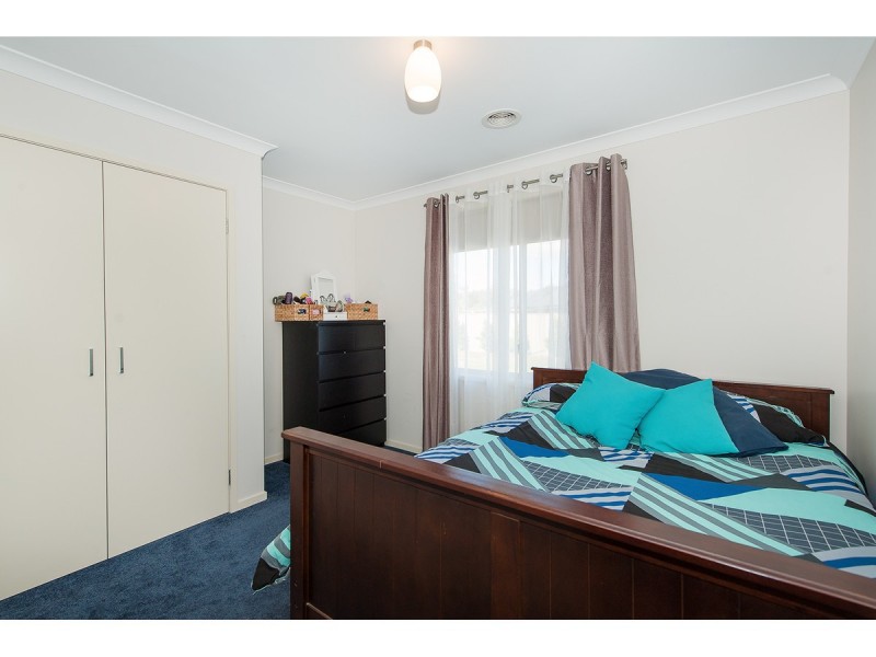 17 Oxford Drive, Thurgoona NSW 2640