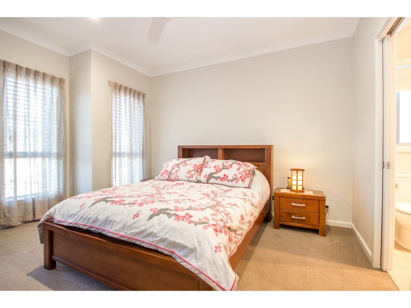 104 Pickworth Street, Thurgoona NSW 2640