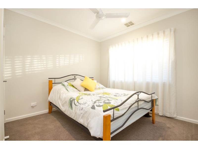 104 Pickworth Street, Thurgoona NSW 2640