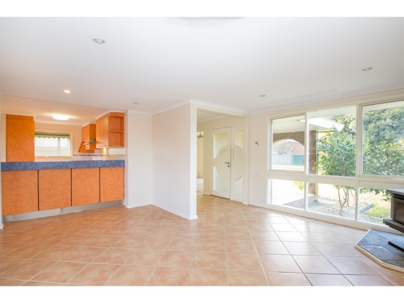 364 Sandrina Drive, Lavington NSW 2641