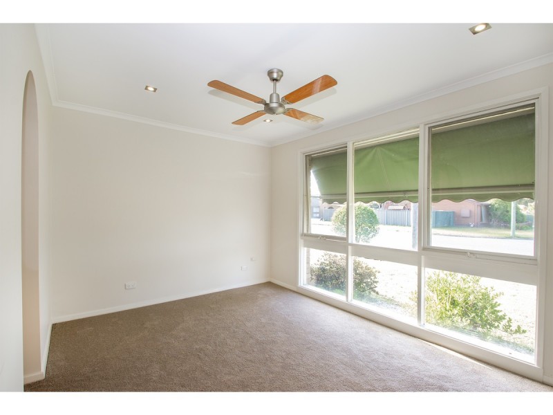 364 Sandrina Drive, Lavington NSW 2641