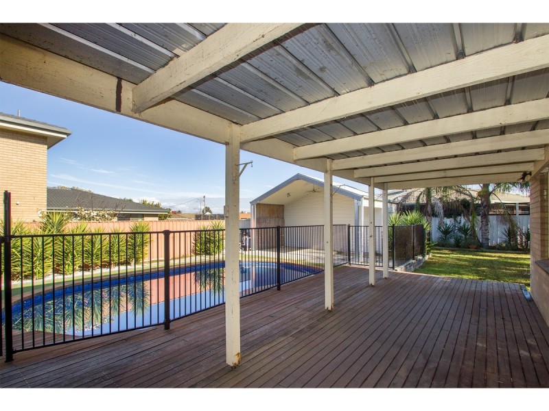 364 Sandrina Drive, Lavington NSW 2641