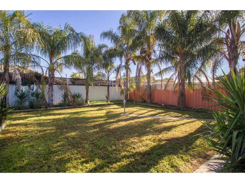 364 Sandrina Drive, Lavington NSW 2641