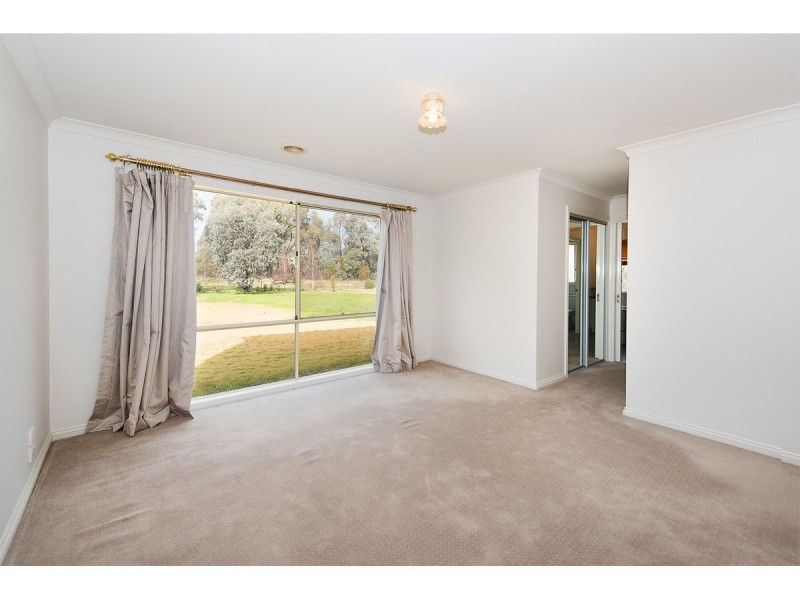1 Vaughan Road, Thurgoona NSW 2640