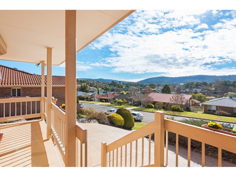 3 Orchard Way, Hamilton Valley NSW 2641