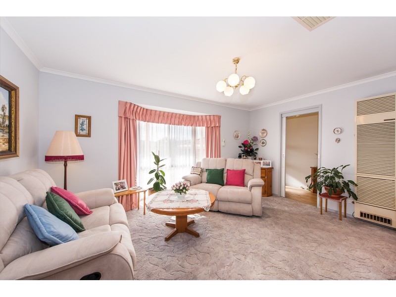 3 Orchard Way, Hamilton Valley NSW 2641
