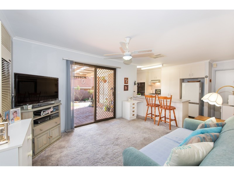 3 Orchard Way, Hamilton Valley NSW 2641
