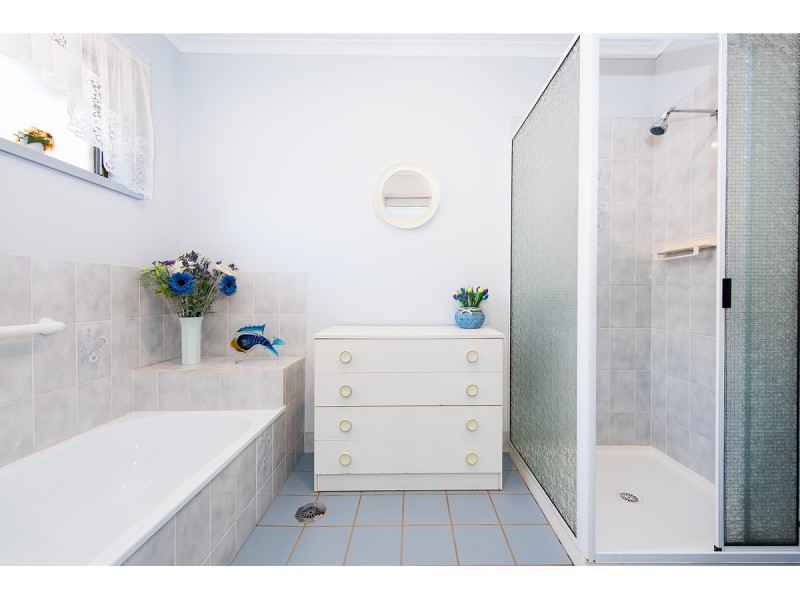3 Orchard Way, Hamilton Valley NSW 2641