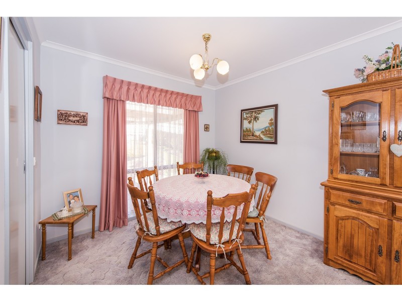 3 Orchard Way, Hamilton Valley NSW 2641