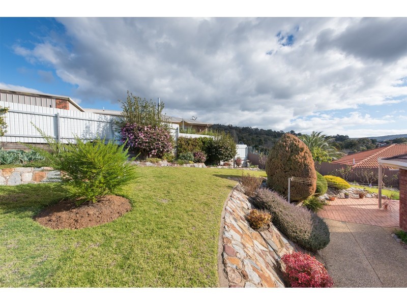 3 Orchard Way, Hamilton Valley NSW 2641