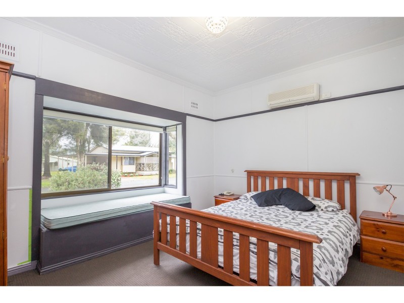 13 Brush Box Street, Lake Hume Village NSW 3691