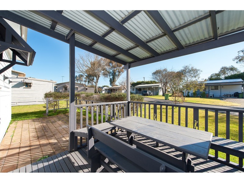 13 Brush Box Street, Lake Hume Village NSW 3691