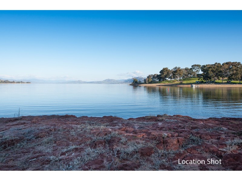 13 Brush Box Street, Lake Hume Village NSW 3691