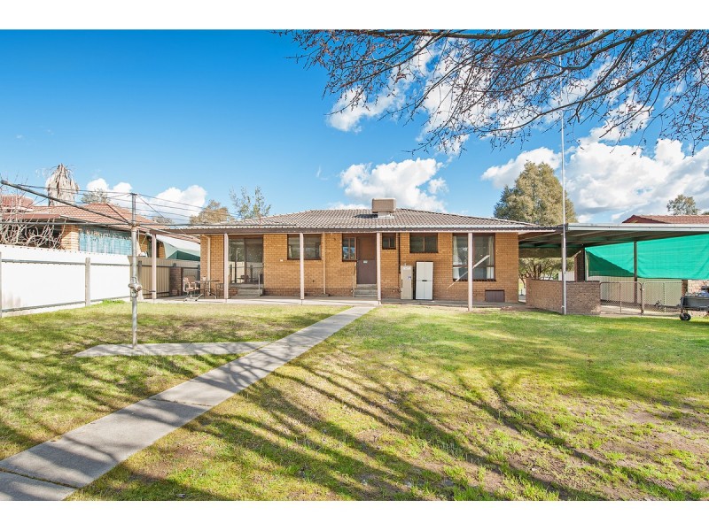22 Yellowgum Way, Thurgoona NSW 2640
