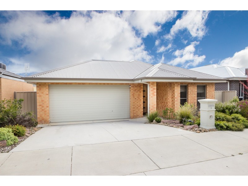 8 Badcoe Avenue, Wodonga VIC 3690