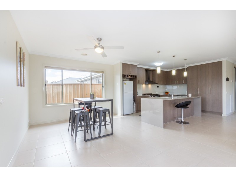 8 Badcoe Avenue, Wodonga VIC 3690