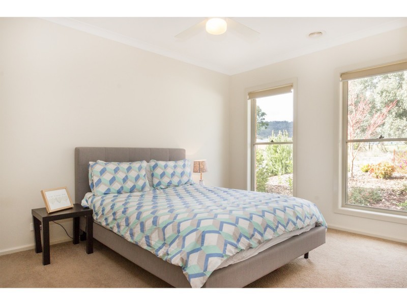 8 Badcoe Avenue, Wodonga VIC 3690