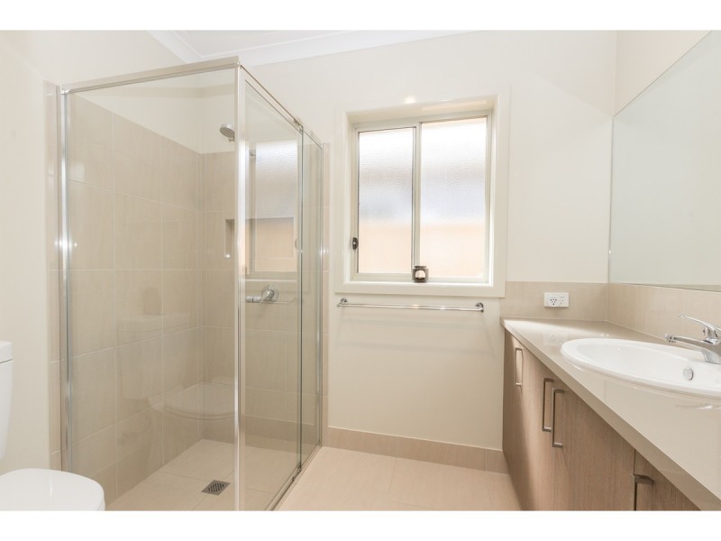 8 Badcoe Avenue, Wodonga VIC 3690