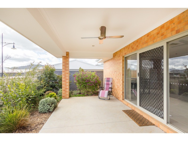 8 Badcoe Avenue, Wodonga VIC 3690