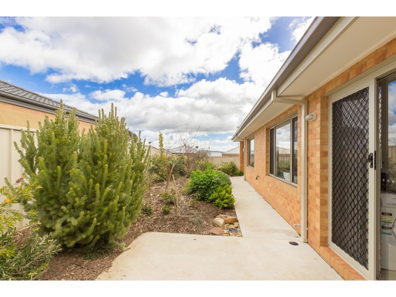 8 Badcoe Avenue, Wodonga VIC 3690