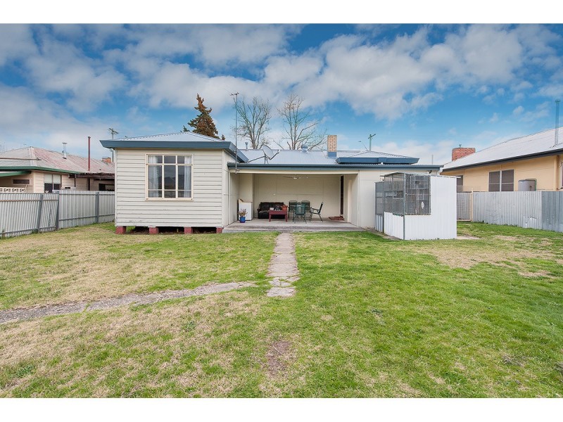 384 Urana Road, Lavington NSW 2641
