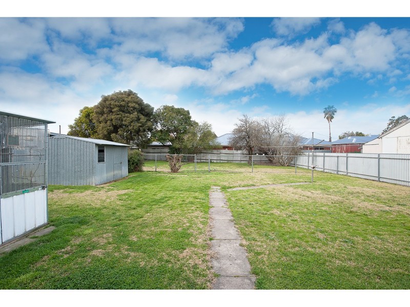 384 Urana Road, Lavington NSW 2641