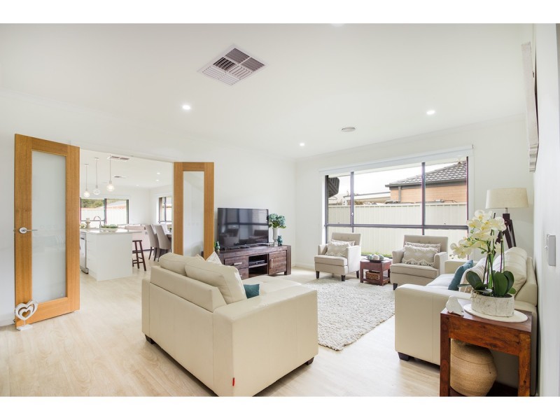 15 Fay Street, Hamilton Valley NSW 2641