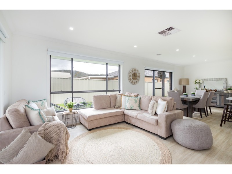 15 Fay Street, Hamilton Valley NSW 2641