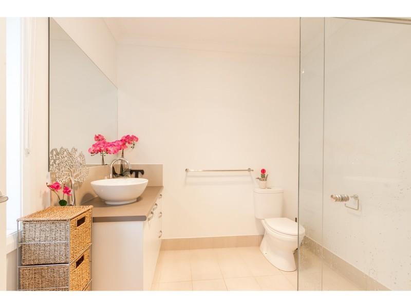 15 Fay Street, Hamilton Valley NSW 2641