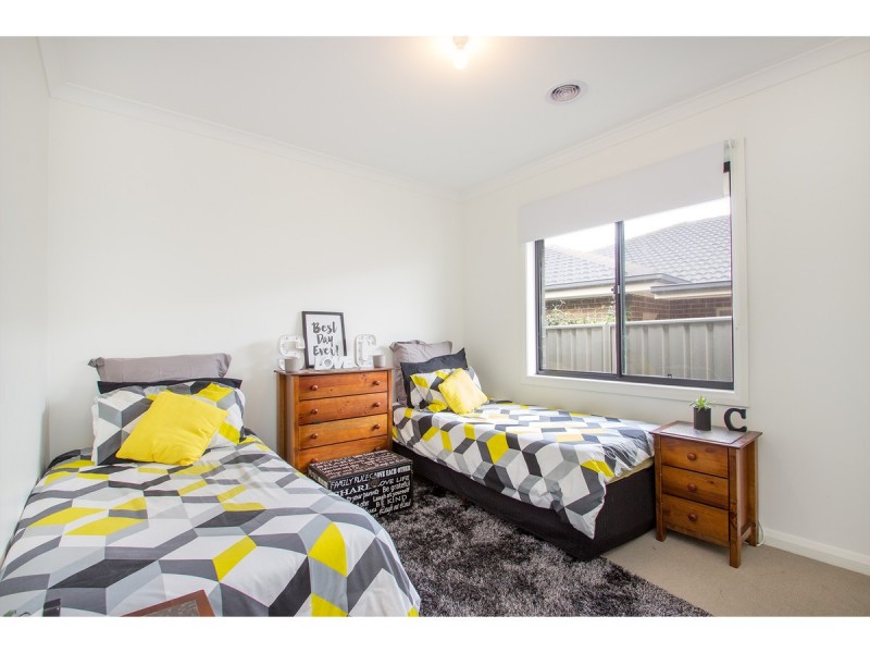 15 Fay Street, Hamilton Valley NSW 2641