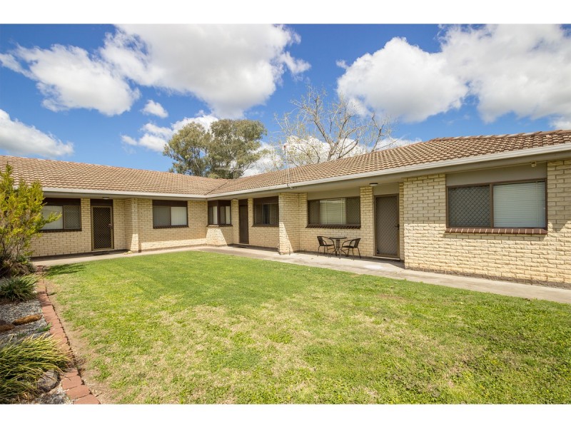 3/425 Urana Road, Lavington NSW 2641