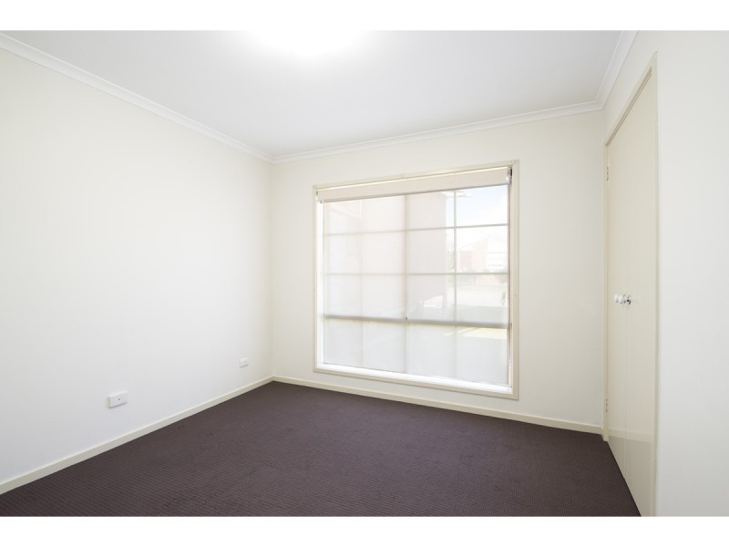 1/11 Mitta Grove, Lavington NSW 2641