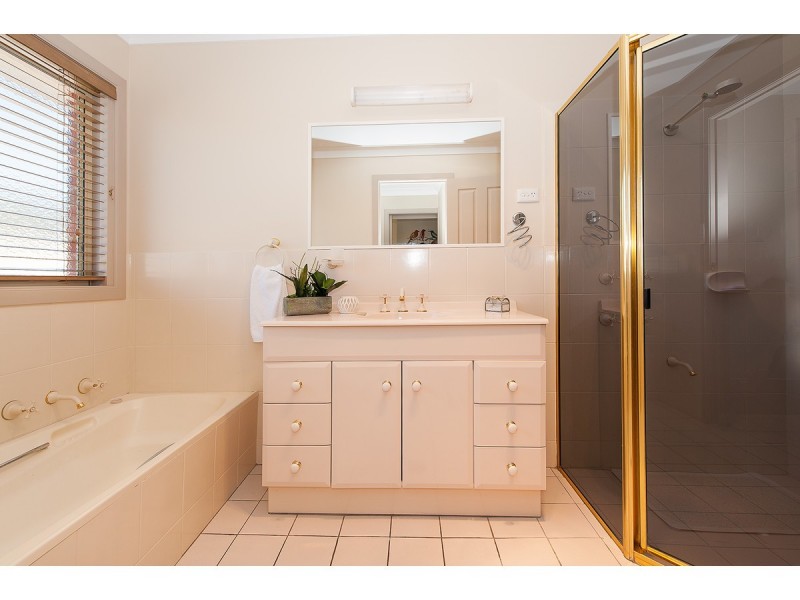 19 Johnston Road, West Albury NSW 2640