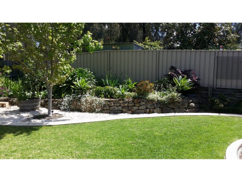 19 Johnston Road, West Albury NSW 2640