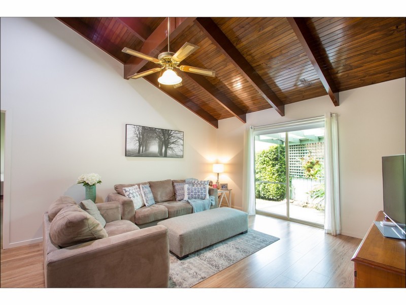 8 Watt Place, Lavington NSW 2641