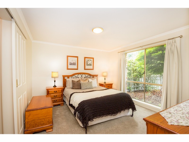 8 Watt Place, Lavington NSW 2641