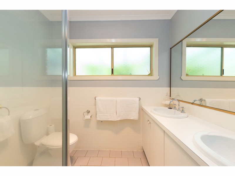 8 Watt Place, Lavington NSW 2641