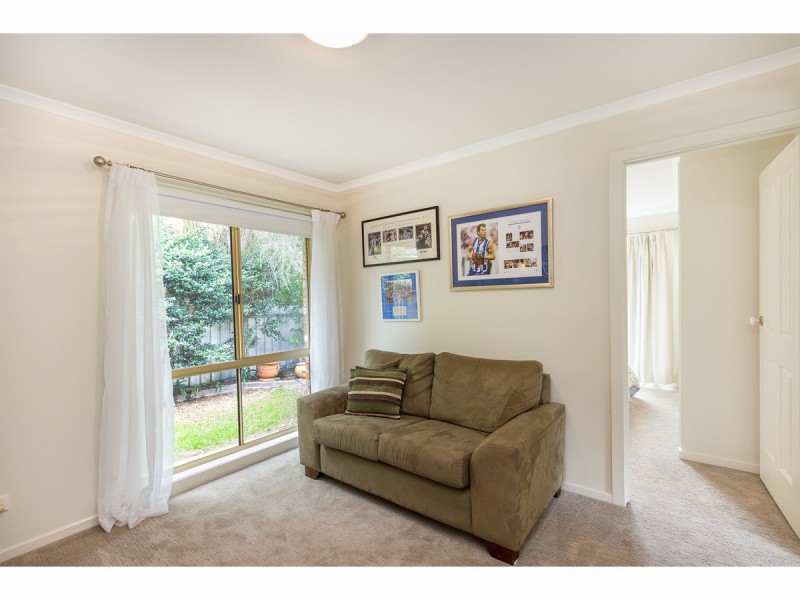 8 Watt Place, Lavington NSW 2641