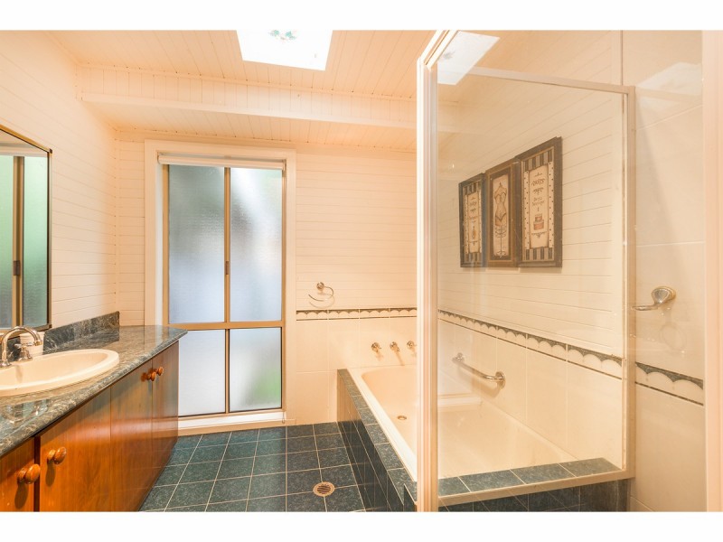 8 Watt Place, Lavington NSW 2641