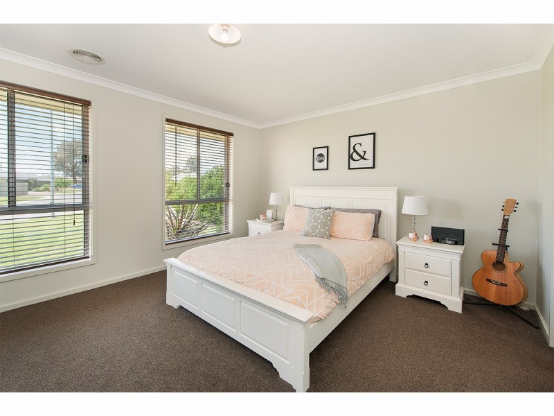 46 Oxford Drive, Thurgoona NSW 2640