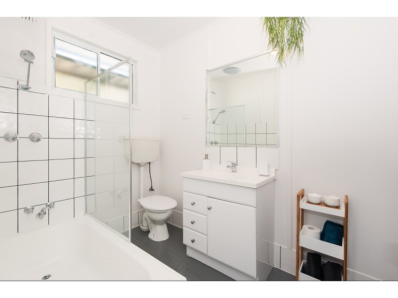 551 Webb Street, Lavington NSW 2641