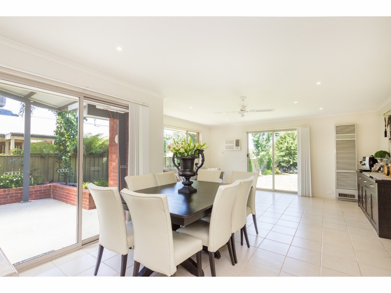 70 Mountford Crescent, East Albury NSW 2640