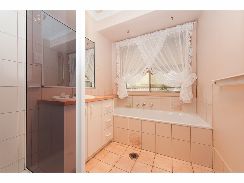 8 Cedar Court, Thurgoona NSW 2640