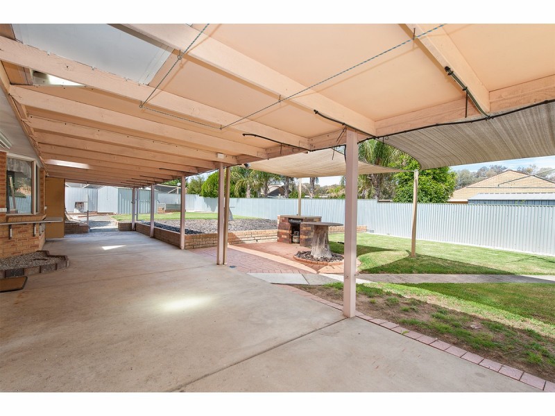 8 Cedar Court, Thurgoona NSW 2640