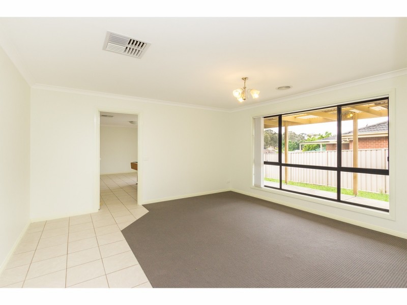 34 Briese Court, Thurgoona NSW 2640